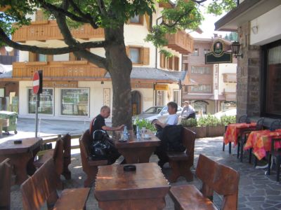 Pause in Madonna