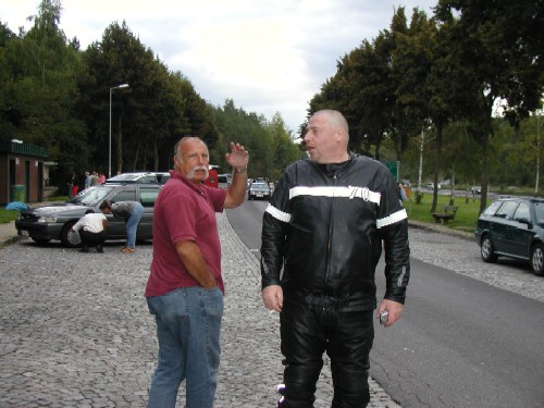 Zufälliges Treffen mit einem Bekannten